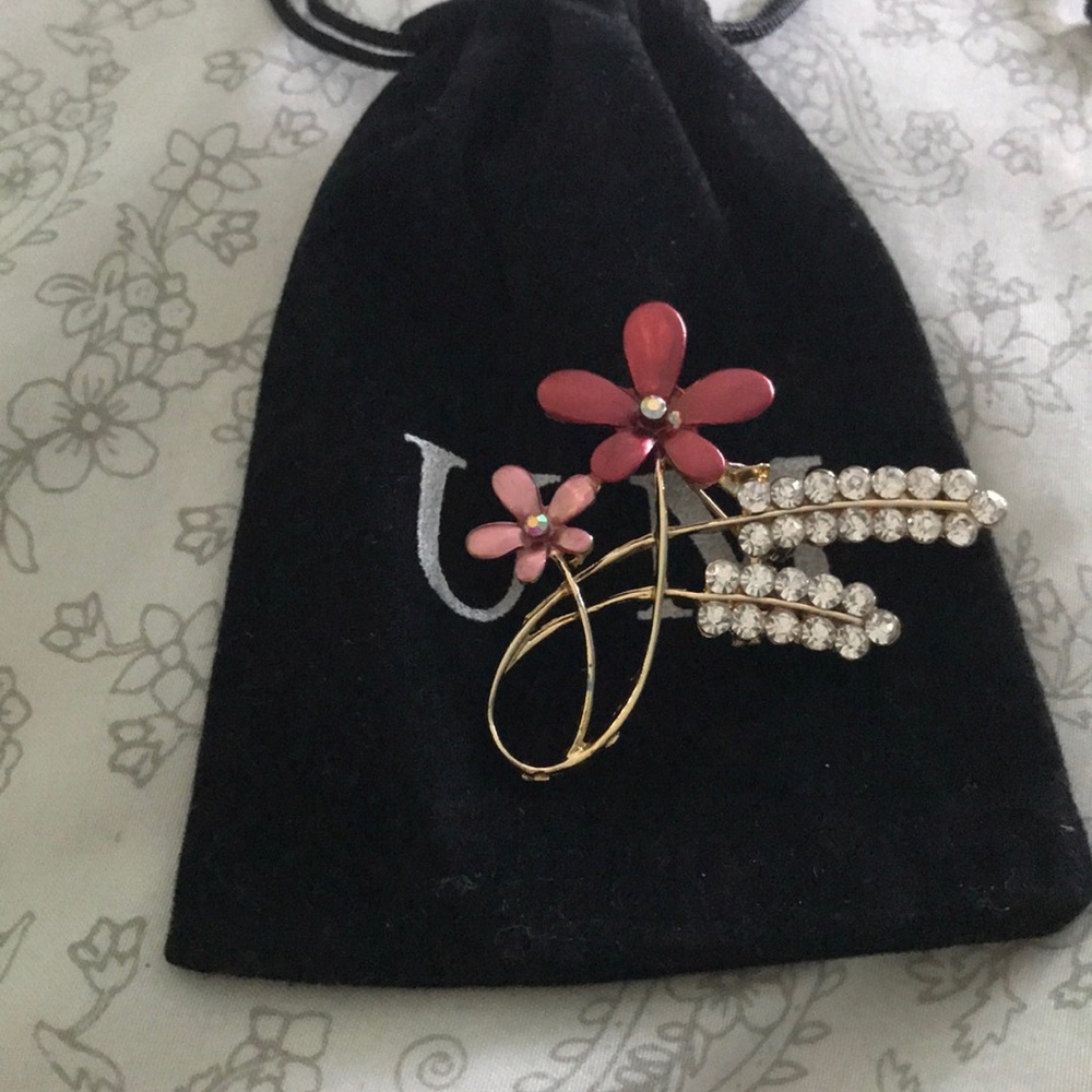 Flower brooch/ pin